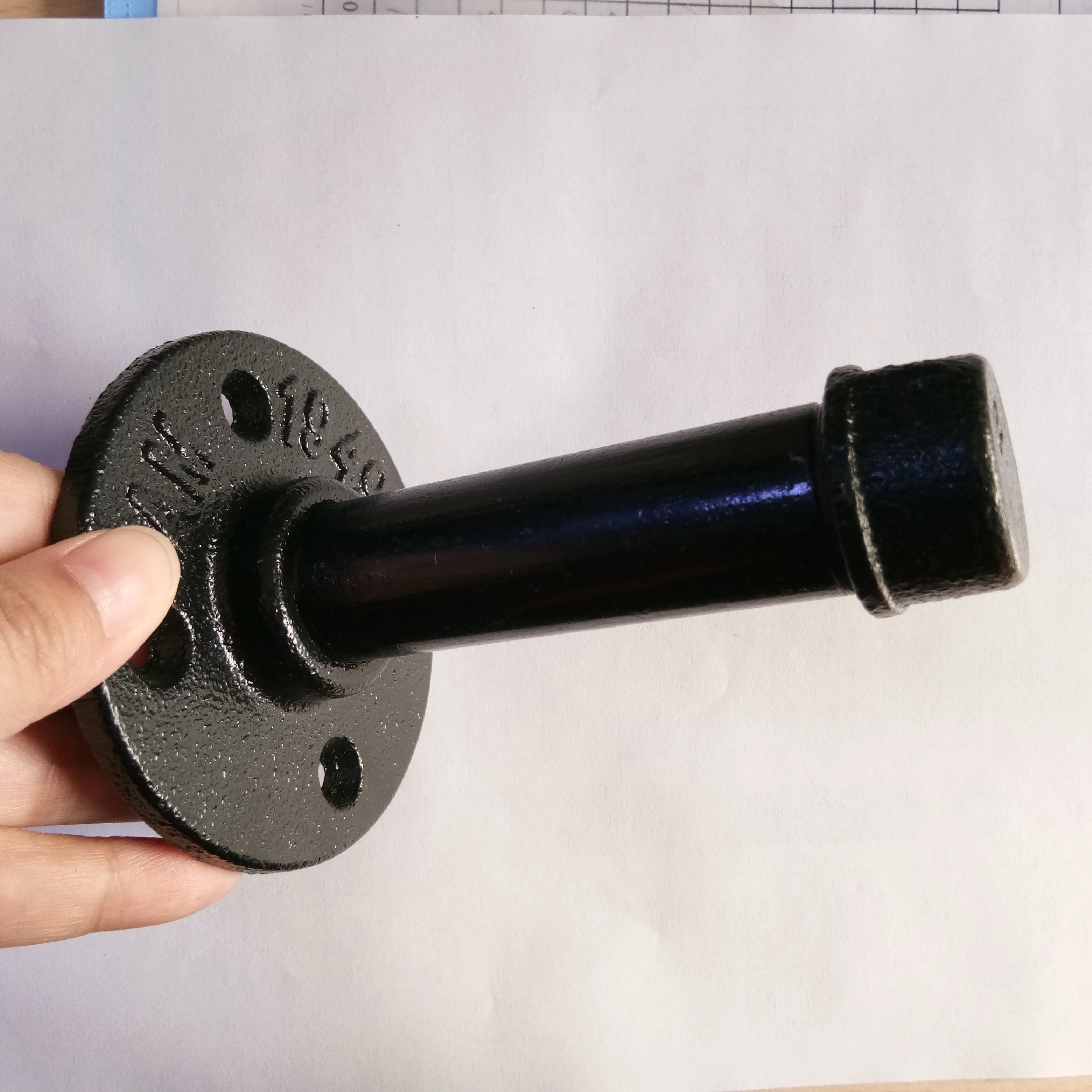 Rustic Pipe Decor Industrial Shelf Brackets with cheap flange fittings and pipe cap